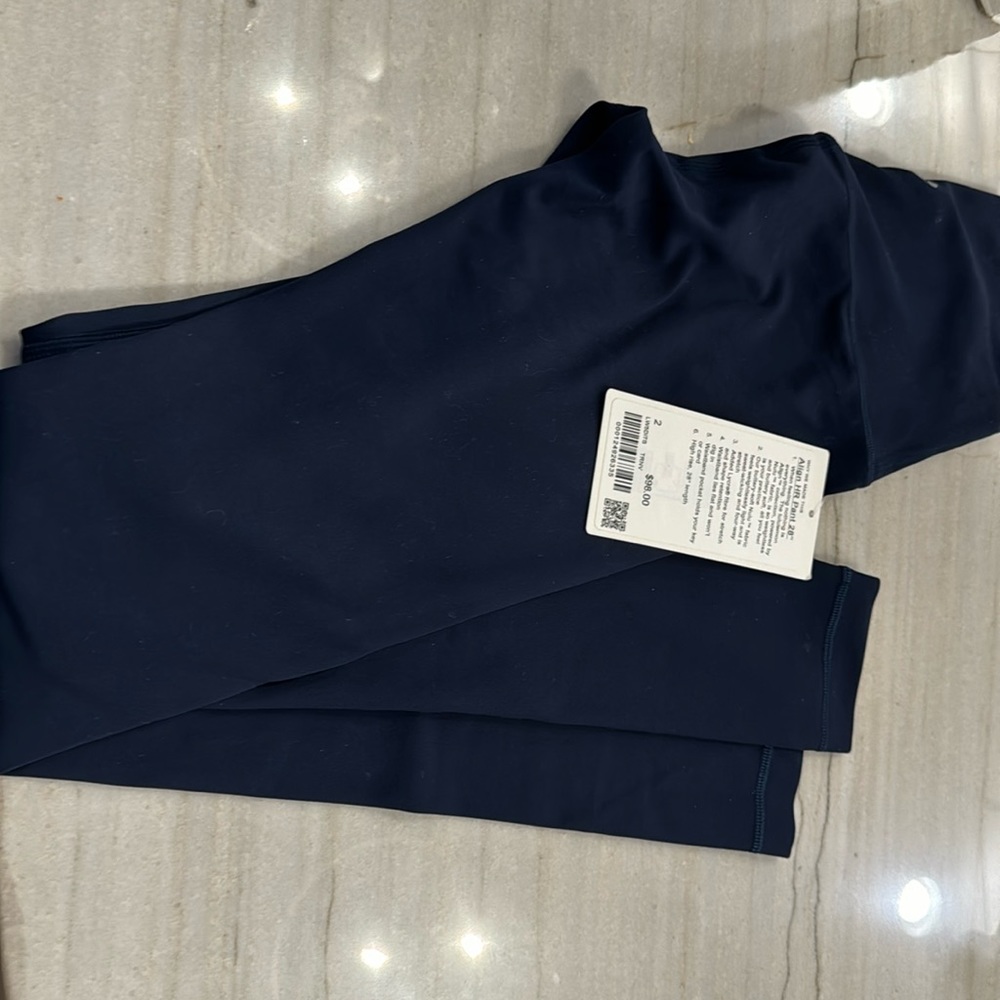 NWT. Lululemon Align HR pant 28